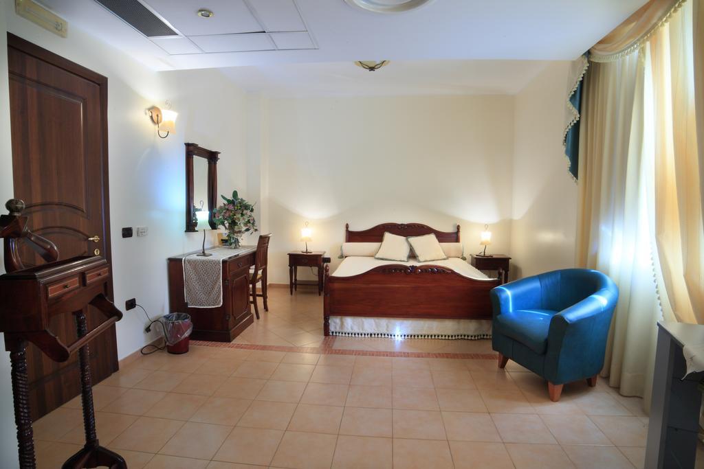 Venus Park Hotel كاستيل فولتورنو المظهر الخارجي الصورة