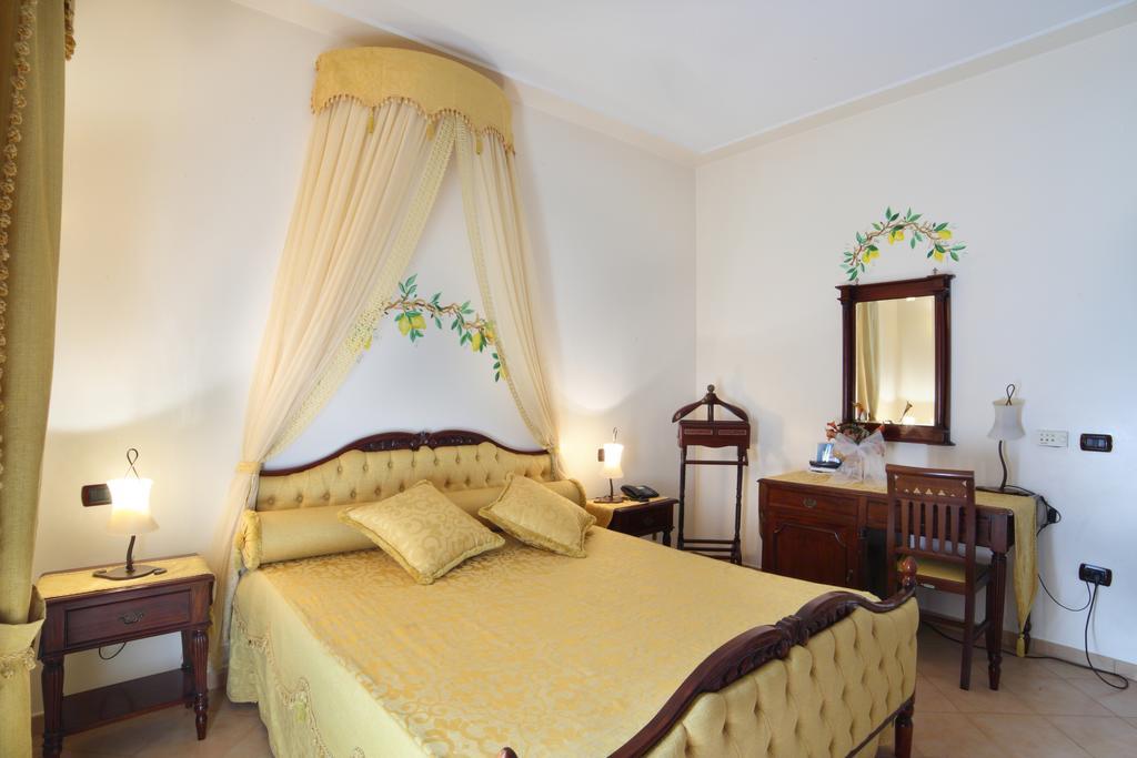 Venus Park Hotel كاستيل فولتورنو المظهر الخارجي الصورة