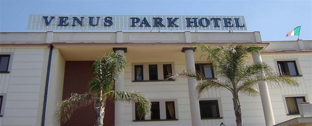 Venus Park Hotel كاستيل فولتورنو المظهر الخارجي الصورة